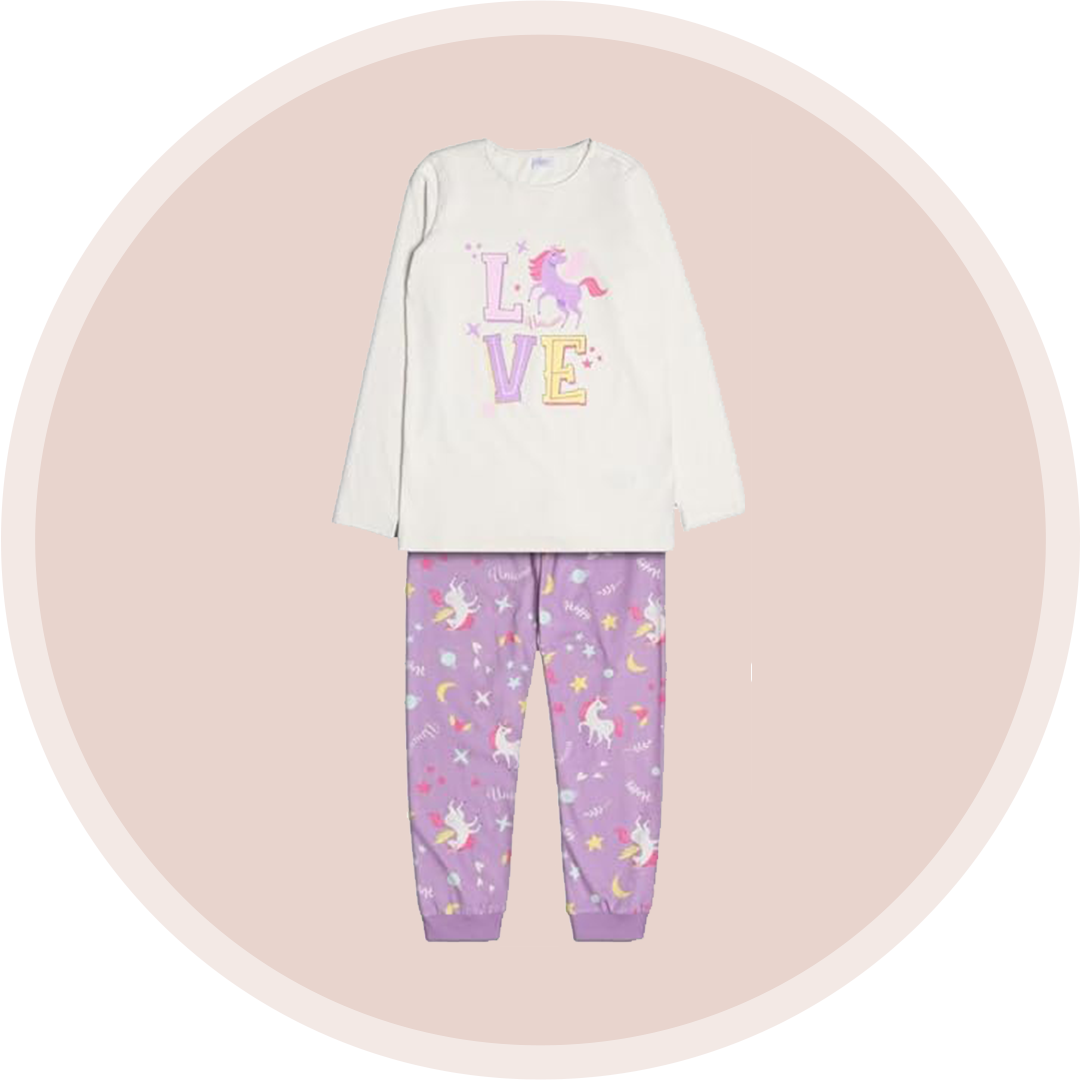 أطقم بيجامات